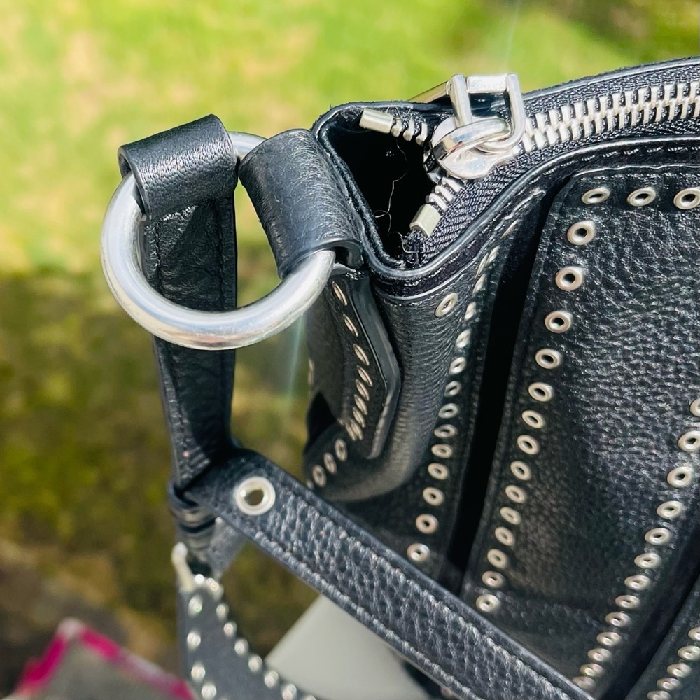 Like NEW MICHAEL KORS Brooklyn Grommet Black Silver Pebbled Leather Feed Bag - Picture 16 of 16